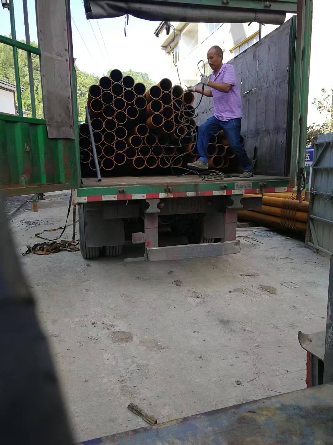 岑溪房屋地基下沉倾斜加固扶正